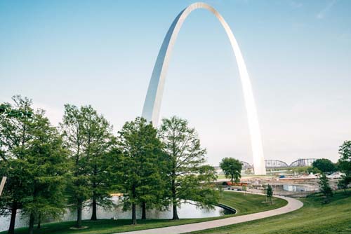 joshua-ness-cqyfuX_x_ag-unsplash st. louis arch